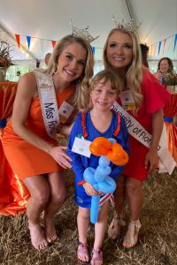 Leah Roddenberry, Miss Florida with Miss University of Florida and child