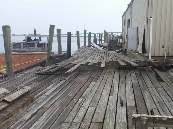 dock destruction 13 mile seafood  house in Apalachicola