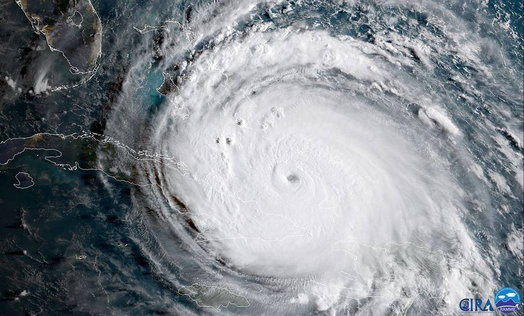image-hurricane-storm eye