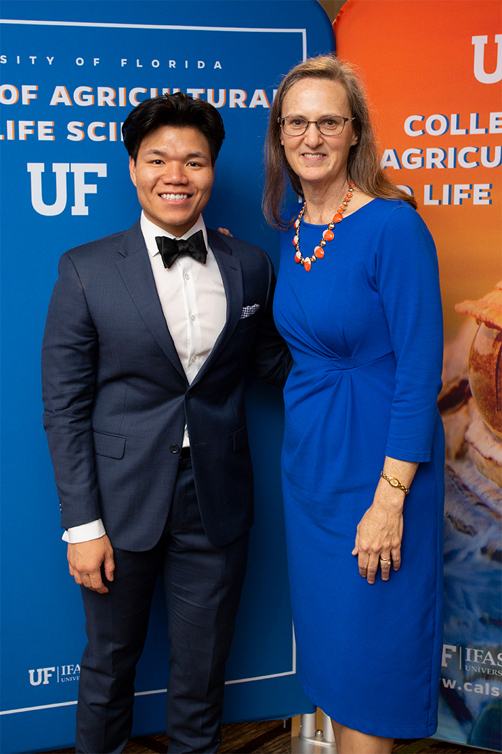 Graduating with honors uf engineering picture