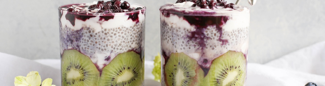 chia seed pudding and fruit