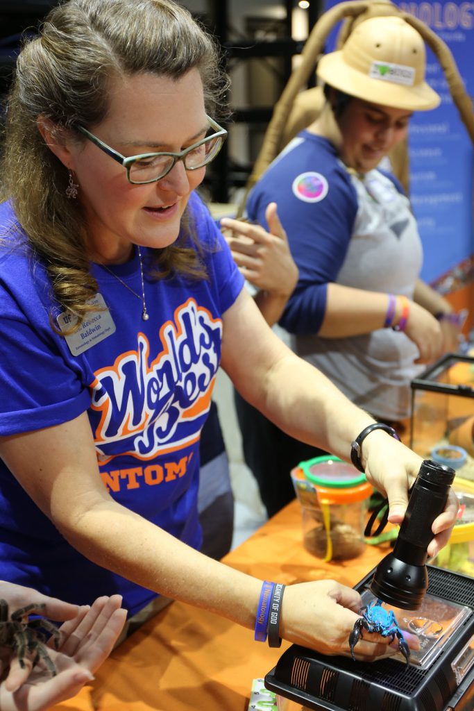 UF/IFAS Entomology Professor Earns National Teaching Award from USDA