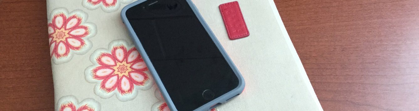 Picture of a cell phone on a desk