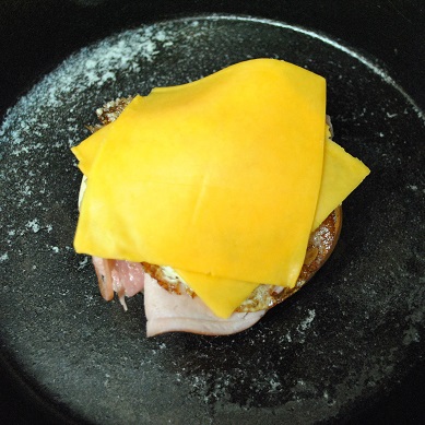 ham, egg, and cheese on bagel
