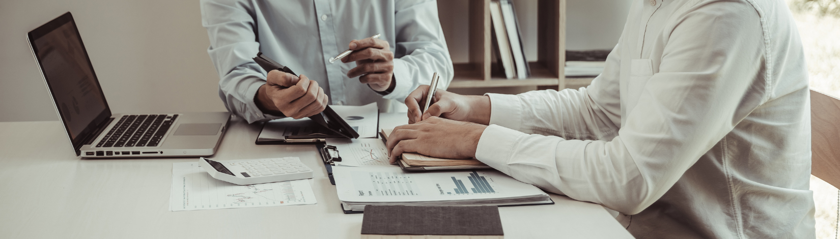 Before You Commit: How to Research Financial Planners