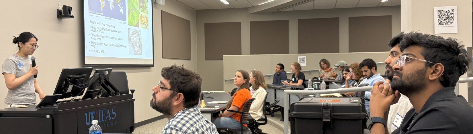 Jiawen Wen, a UF/IFAS CALS graduate student in plant pathology, presents her research on using AI to study citrus greening during the CALS AI Day on Oct. 24, 2025. Photo: UF/IFAS, Meredith Bauer-Mitchell