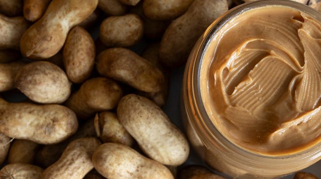 Florida rises to the challenge: 32,773 jars of peanut butter spreads hope to the state’s hungry