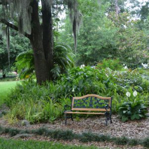 Let the leaves fall in this self-mulching garden bed.