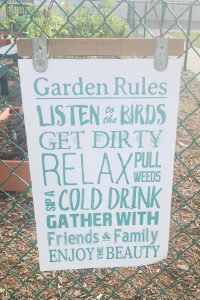 A public sign at Cranberry Elementary School highlights the "rules" for fun at the school garden. [CREDIT: UF/IFAS Extension Sarasota County]