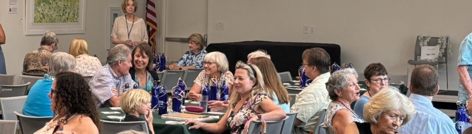 sarasota county extension volunteers enjoy a dinner and conversation at a recogntion party. [credit: uf/ifas extension sarasota county]