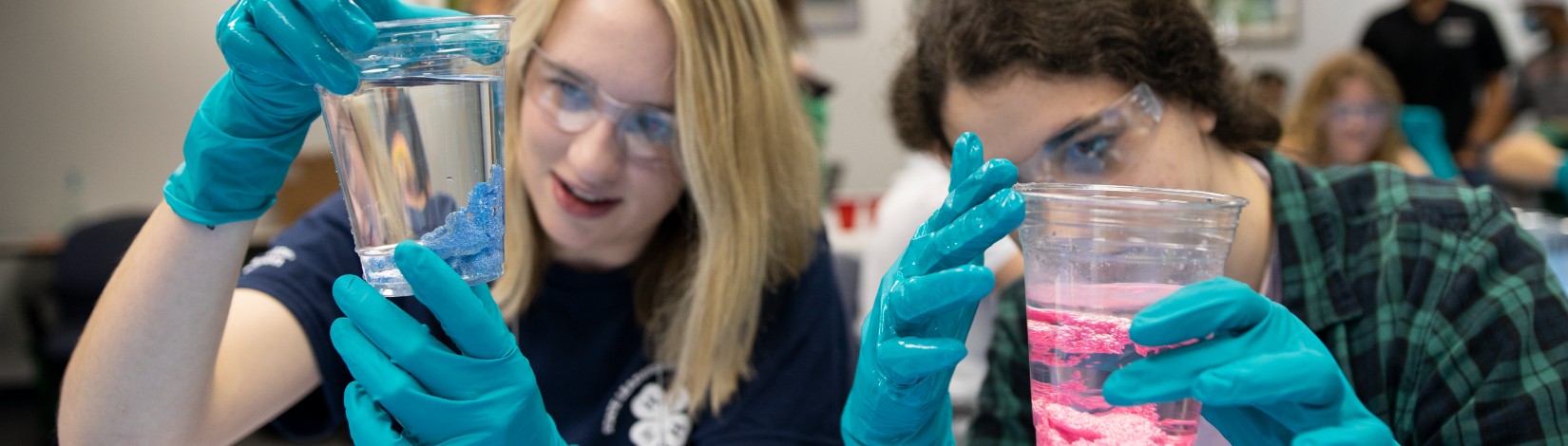 4H youth participating in STEM curriculum.